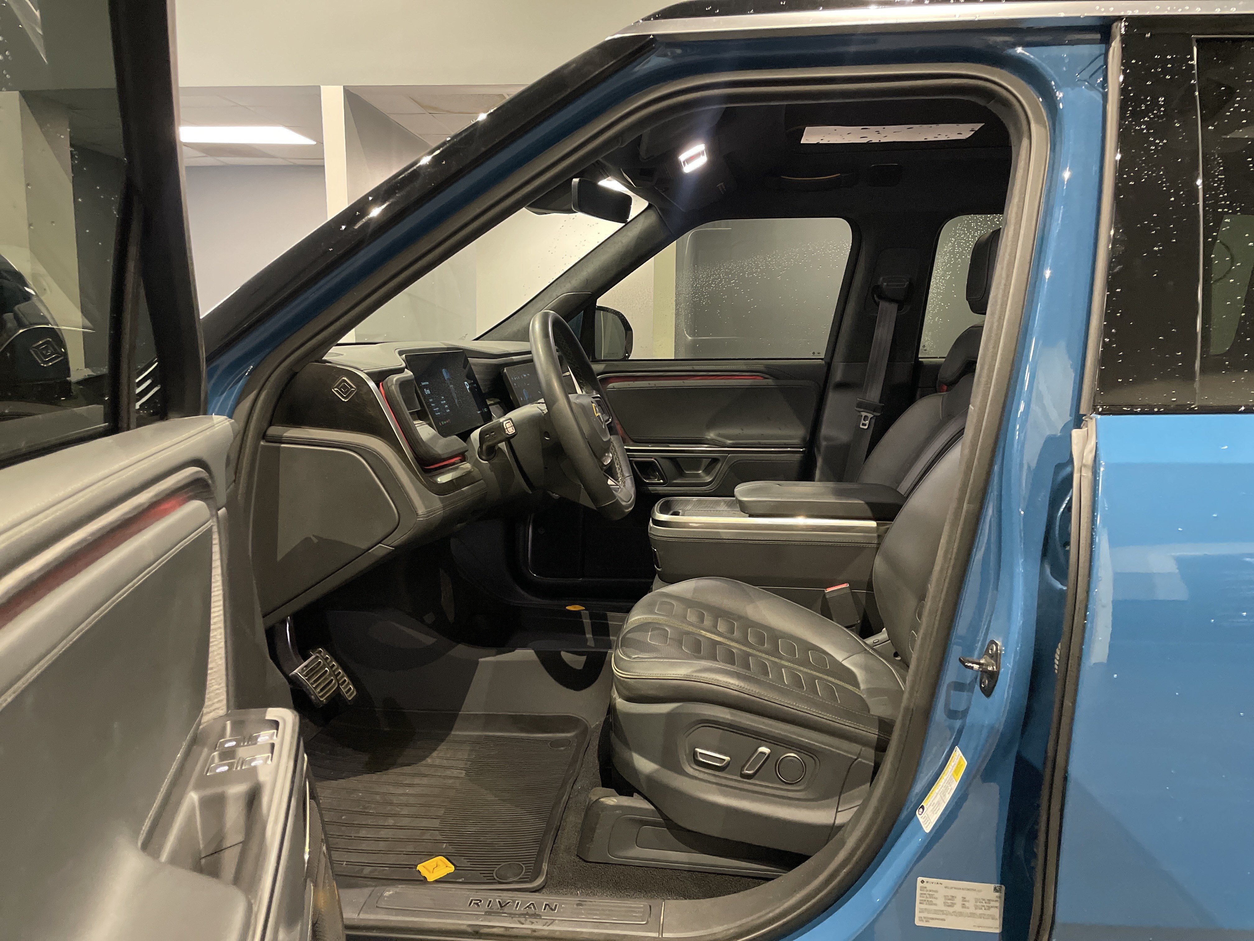 Used 2023 Rivian R1S Adventure Quad AWD/4WD image 17