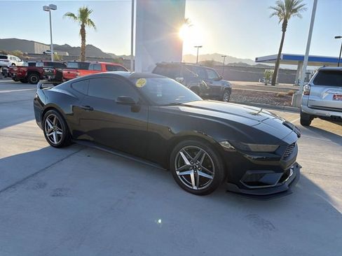Used 2025 Ford Mustang Coupe RWD image 3