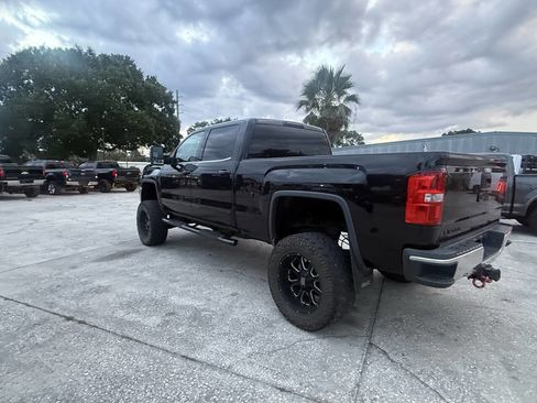 Used 2016 GMC Sierra 2500 SLE w/ Suspension Package, Off-Road AWD/4WD image 5