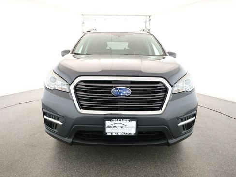 Used 2019 Subaru Ascent Premium image 2