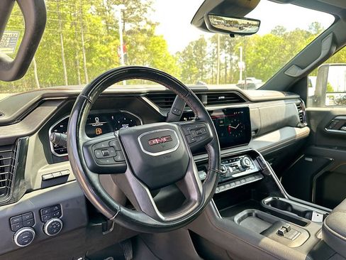 Used 2024 GMC Sierra 2500 AT4 w/ AT4 Premium Plus Package AWD/4WD image 10