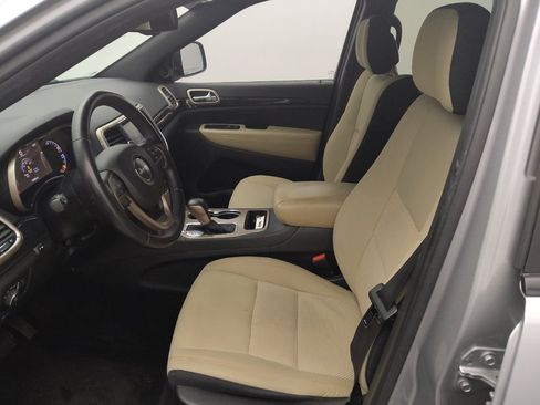 Used 2016 Jeep Grand Cherokee Laredo 75th Anniversary image 17