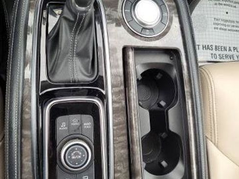 Certified 2021 Nissan Armada Platinum w/ Captain's Chairs Package RWD image 20