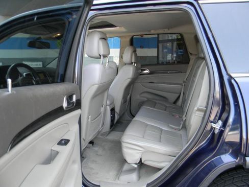 Used 2012 Jeep Grand Cherokee Laredo AWD/4WD image 12