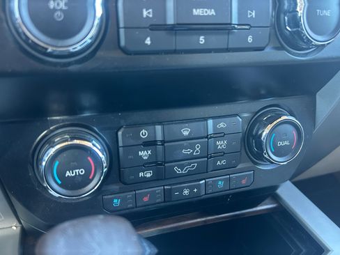 Used 2020 Ford F150 Lariat image 18