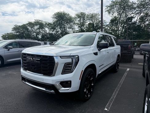 New 2026 GMC Yukon XL Denali w/ Denali Reserve Package AWD/4WD image 3