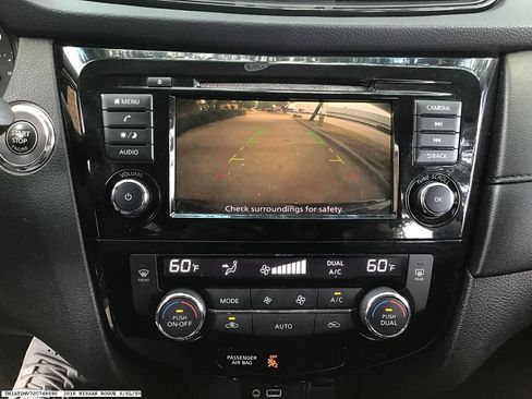 Used 2018 Nissan Rogue SV AWD/4WD image 14