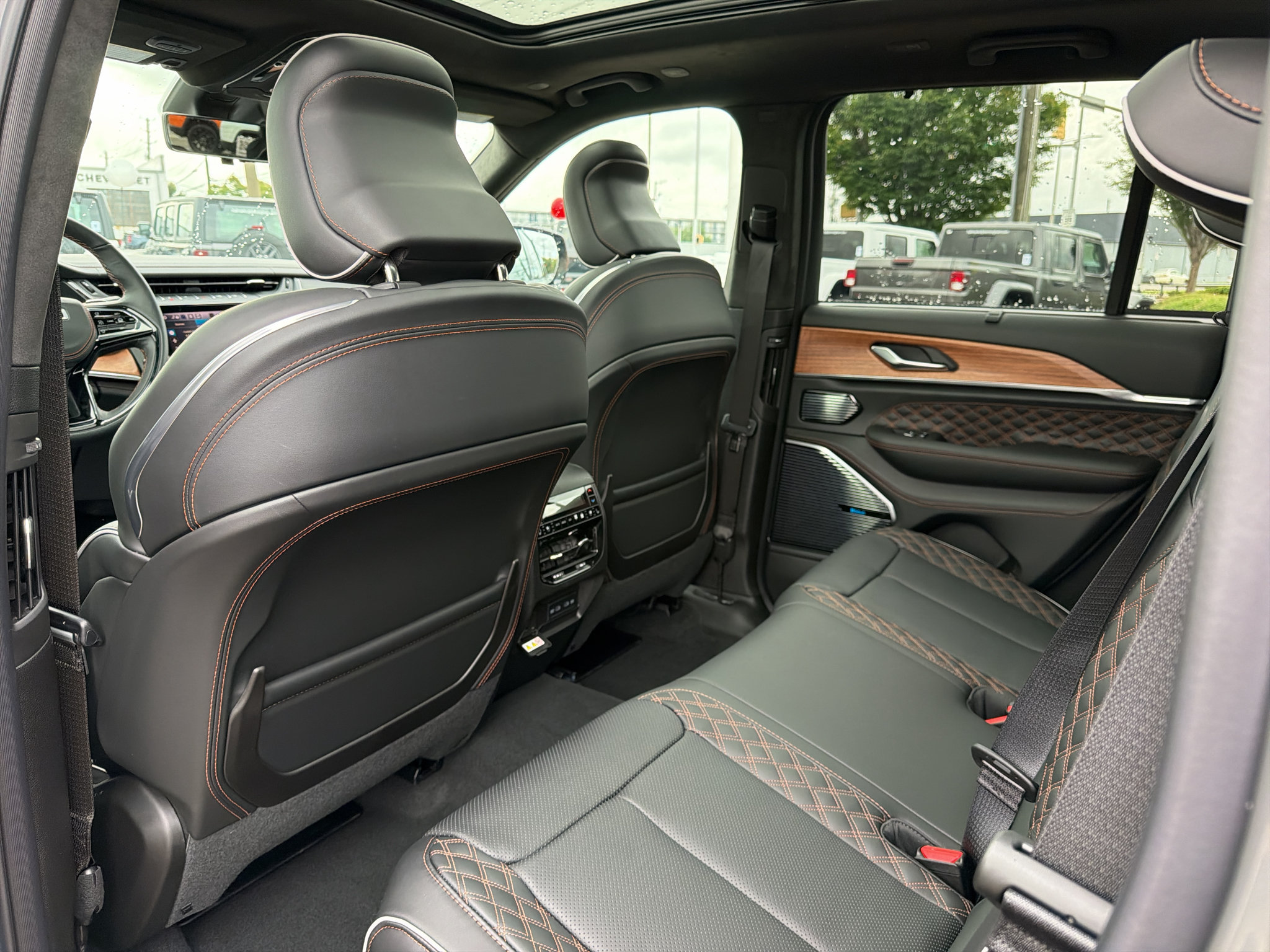 New 2027 Jeep Grand Cherokee Summit AWD/4WD image 30