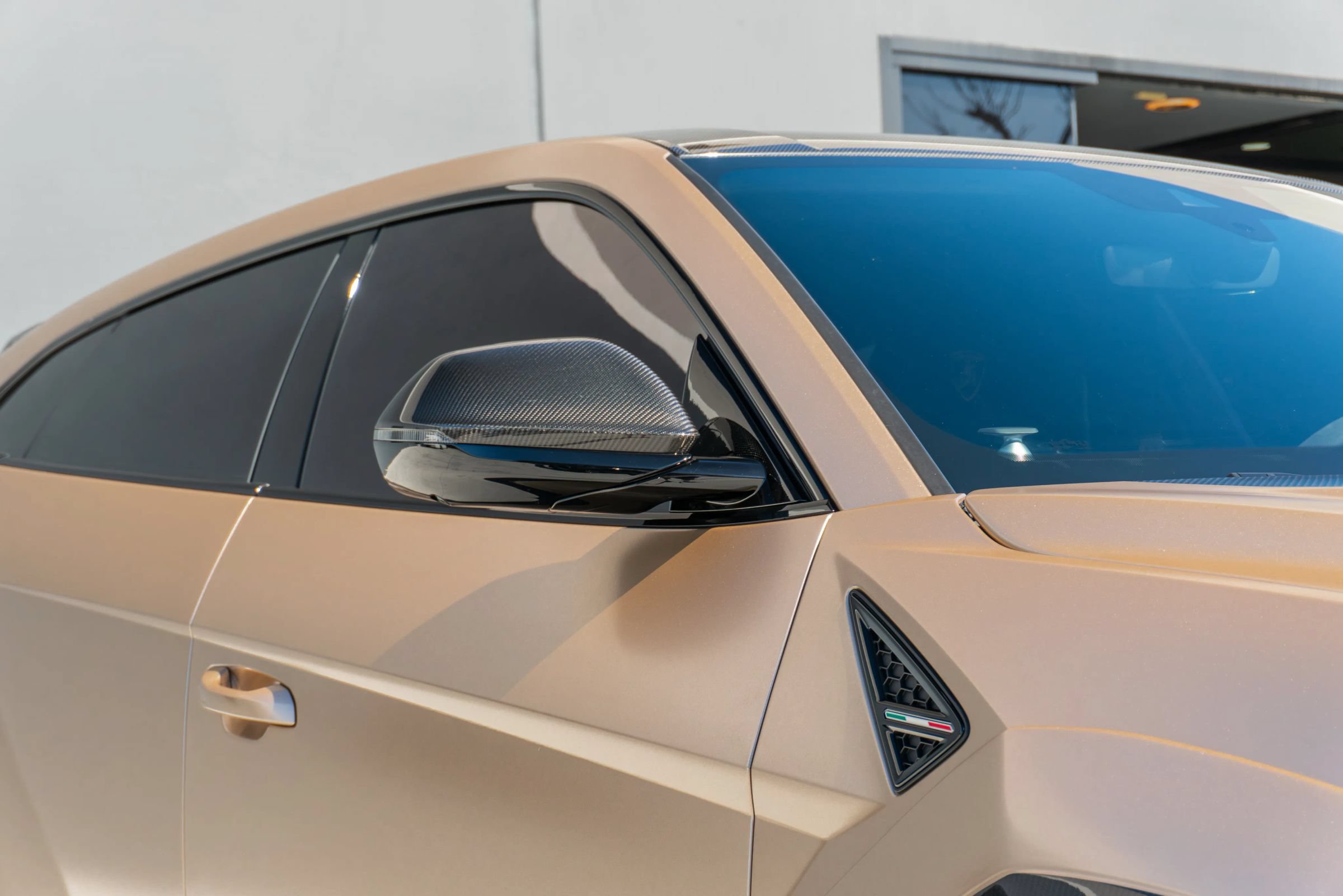 Used 2023 Lamborghini Urus Performante AWD/4WD image 29