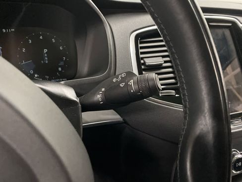 Used 2022 Volvo XC90 T5 Momentum image 24