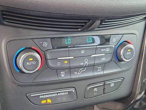 Used 2017 Ford Escape SE w/ Equipment Group 201A FWD image 31