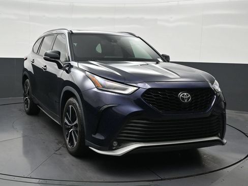 Used 2021 Toyota Highlander XSE FWD image 8