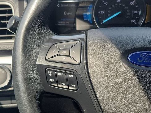 Used 2017 Ford Explorer XLT w/ Equipment Group 202A AWD/4WD image 14