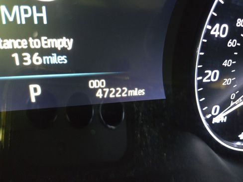 Used 2019 Toyota Avalon Limited image 18