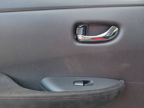 Used 2013 Nissan Leaf S FWD image 12