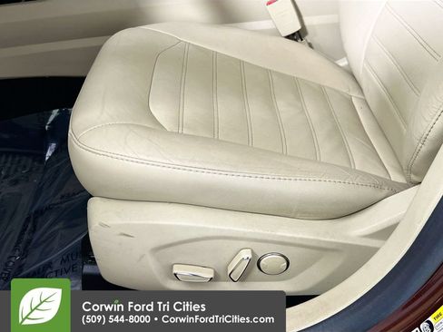 Used 2015 Ford Fusion SE w/ Equipment Group 202A FWD image 22