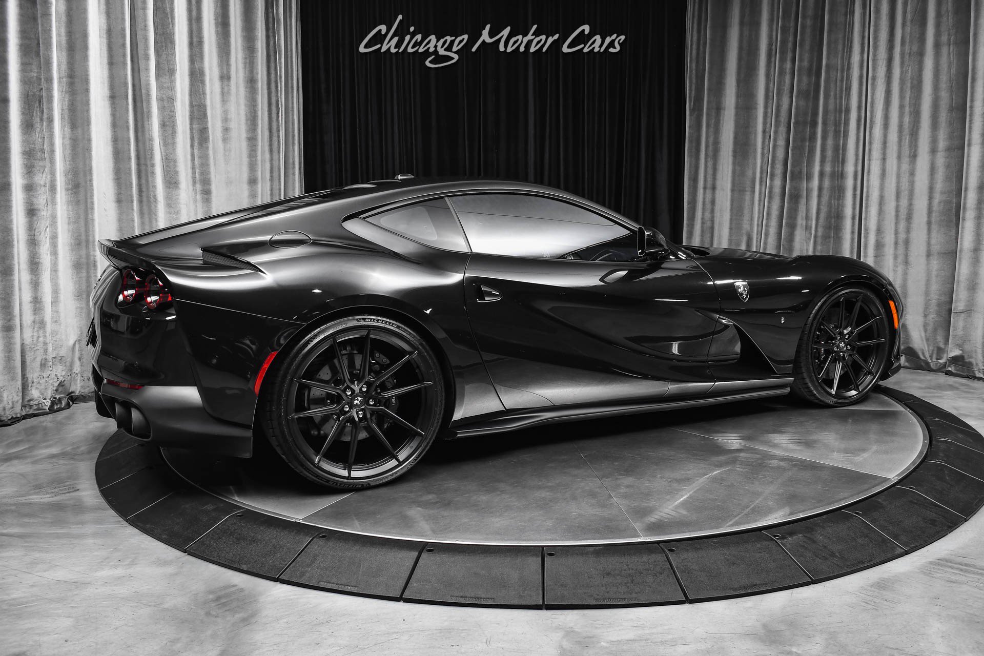 Used 2019 Ferrari 812 Superfast RWD image 5