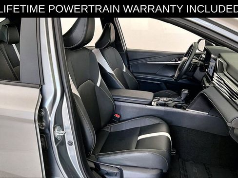 Used 2025 Toyota Camry SE w/ Convenience Package AWD/4WD image 9
