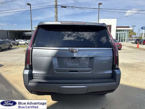 Used 2019 Cadillac Escalade Platinum image 9