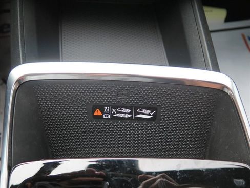 Used 2025 Chevrolet Equinox ACTIV w/ Safety and Technology Package image 11