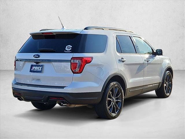 Used 2018 Ford Explorer XLT w/ Equipment Group 202A FWD image 5