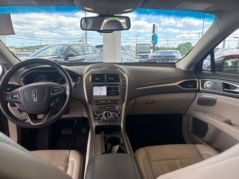 Used 2019 Lincoln MKZ Reserve w/ Luxury Package AWD/4WD image 11