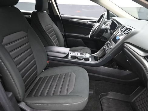Used 2019 Ford Fusion SE FWD image 9