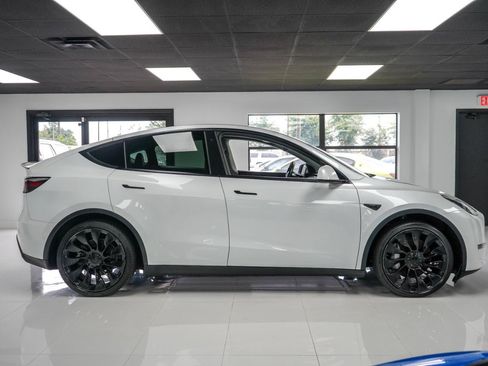 Used 2020 Tesla Model Y Long Range AWD/4WD image 6
