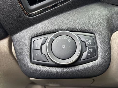 Used 2019 Ford Escape Titanium AWD/4WD image 22