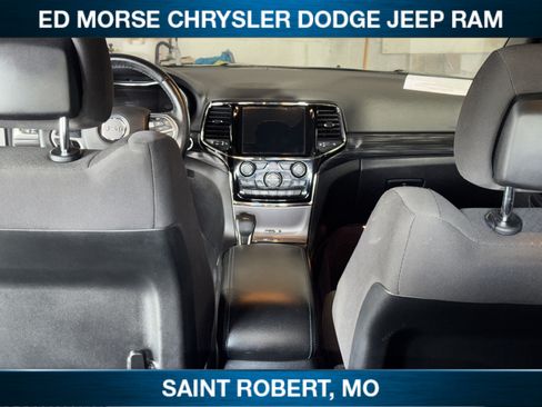 Used 2019 Jeep Grand Cherokee Laredo AWD/4WD image 36