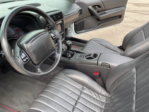 Used 2002 Chevrolet Camaro Z28 w/ SS Performance/Appearance Pkg RWD image 93