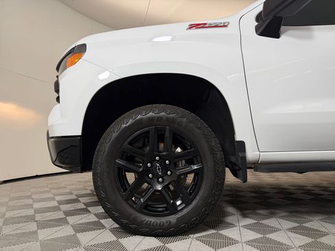Used 2023 Chevrolet Silverado 1500 Custom Trail Boss AWD/4WD image 12