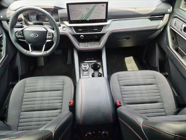 Used 2025 Ford Explorer ST-Line w/ Premium Package RWD image 18