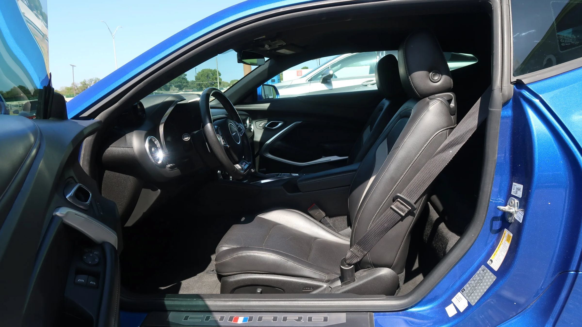 Used 2018 Chevrolet Camaro SS RWD image 17