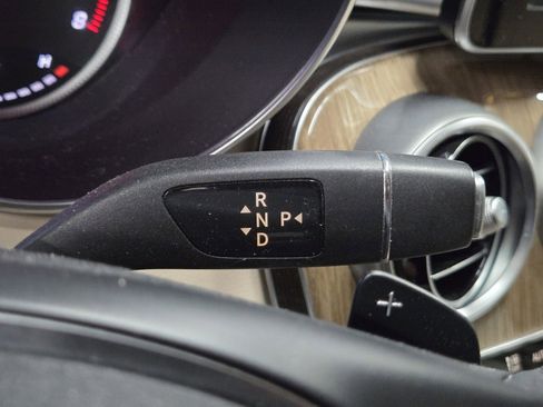 Used 2018 Mercedes-Benz GLC 300 4MATIC image 21