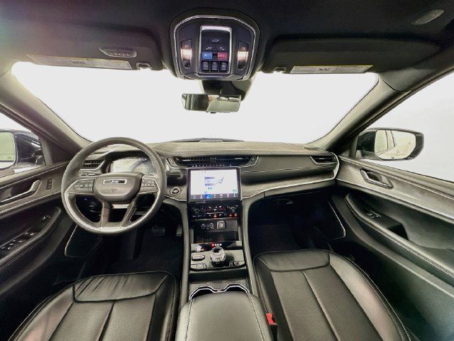 Used 2024 Jeep Grand Cherokee Limited 4xe AWD/4WD image 3