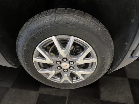 Certified 2021 GMC Acadia SLT w/ Technology Package image 11