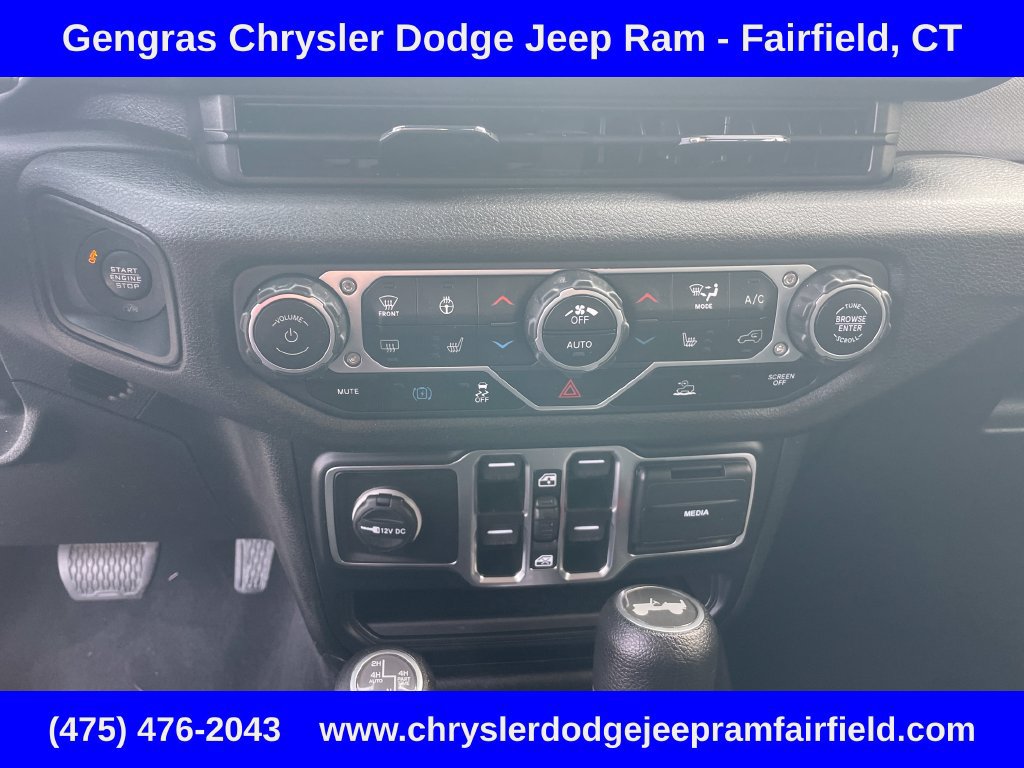 Used 2024 Jeep Wrangler Unlimited w/ Convenience Group AWD/4WD image 58