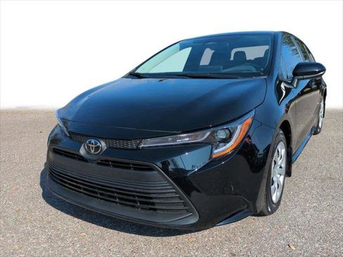 Certified 2026 Toyota Corolla LE image 1