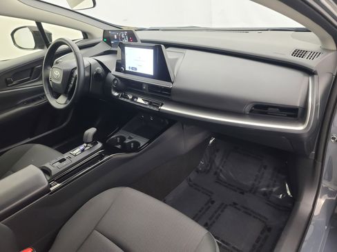 Used 2025 Toyota Prius LE image 13