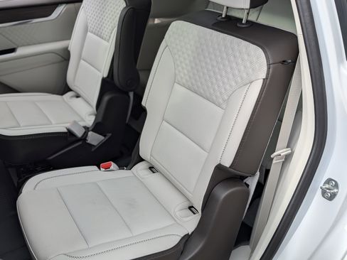 Used 2024 GMC Acadia Denali w/ Super Cruise Package image 17