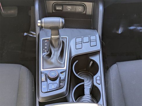 Used 2024 Kia Sportage LX image 18