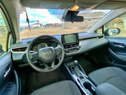 Used 2020 Toyota Corolla LE image 32