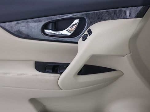 Used 2015 Nissan Rogue SL image 21