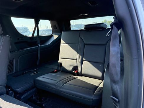 Used 2021 Chevrolet Suburban LT AWD/4WD image 7