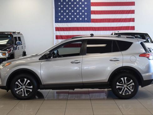 Used 2017 Toyota RAV4 LE w/ Carpet Mat Package AWD/4WD image 4