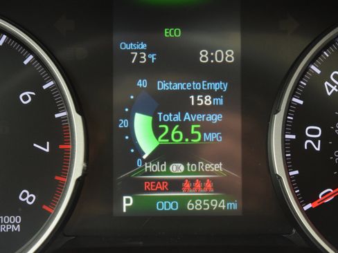 Used 2021 Toyota RAV4 XLE image 14