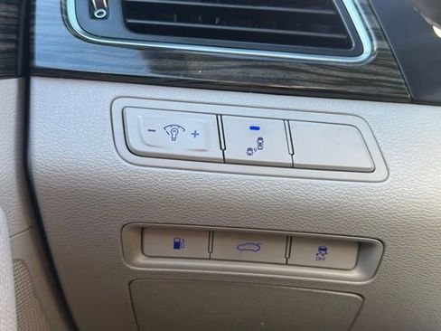 Used 2017 Hyundai Sonata Limited image 18