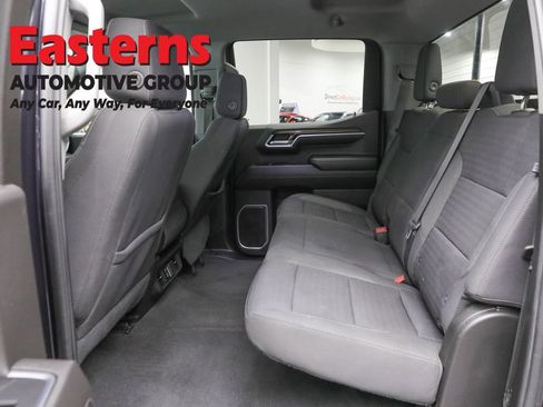 Used 2022 Chevrolet Silverado 1500 LT AWD/4WD image 23