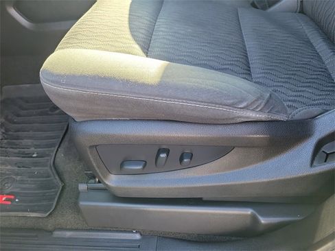 Used 2017 GMC Yukon XL SLE w/ SLE Value Package image 15